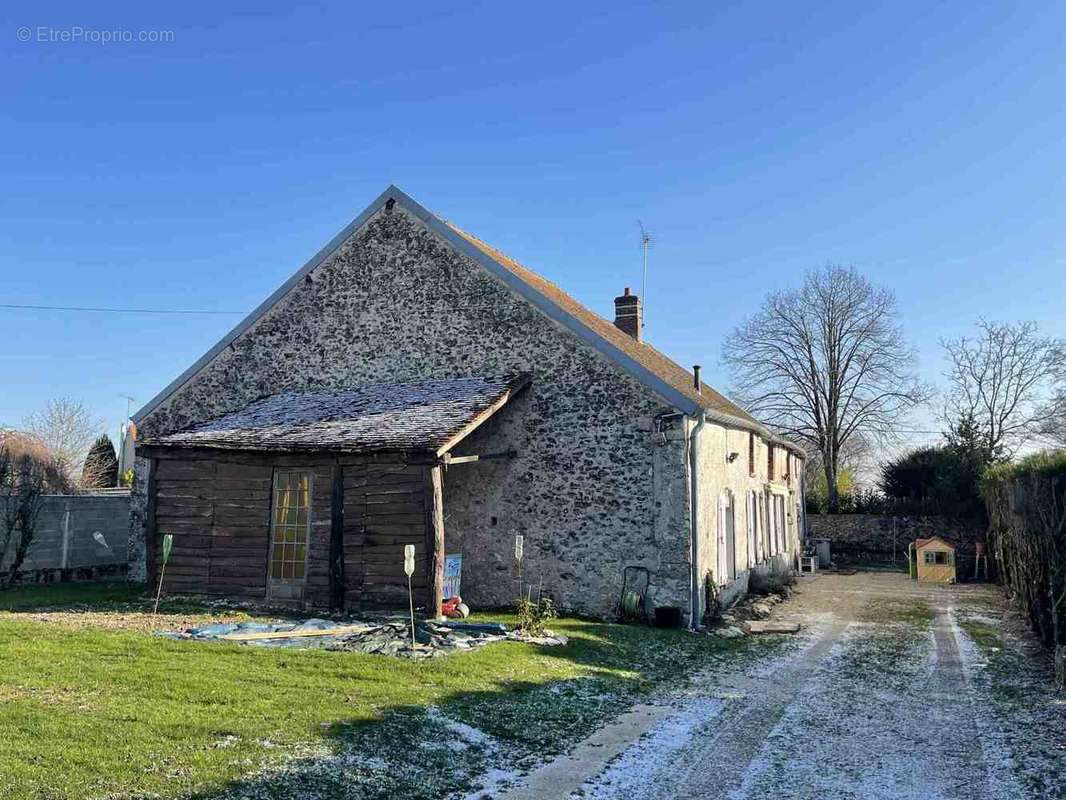 Maison à LA CHAPELLE-MOUTILS