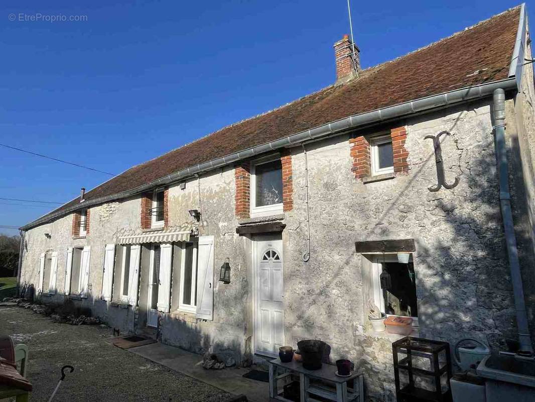 Maison à LA CHAPELLE-MOUTILS