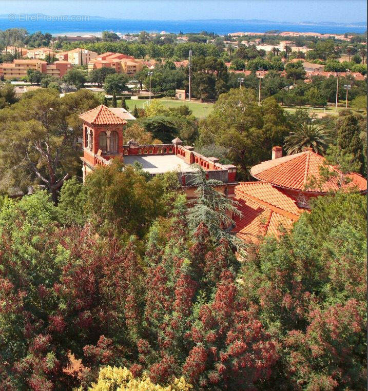 Appartement à LA LONDE-LES-MAURES