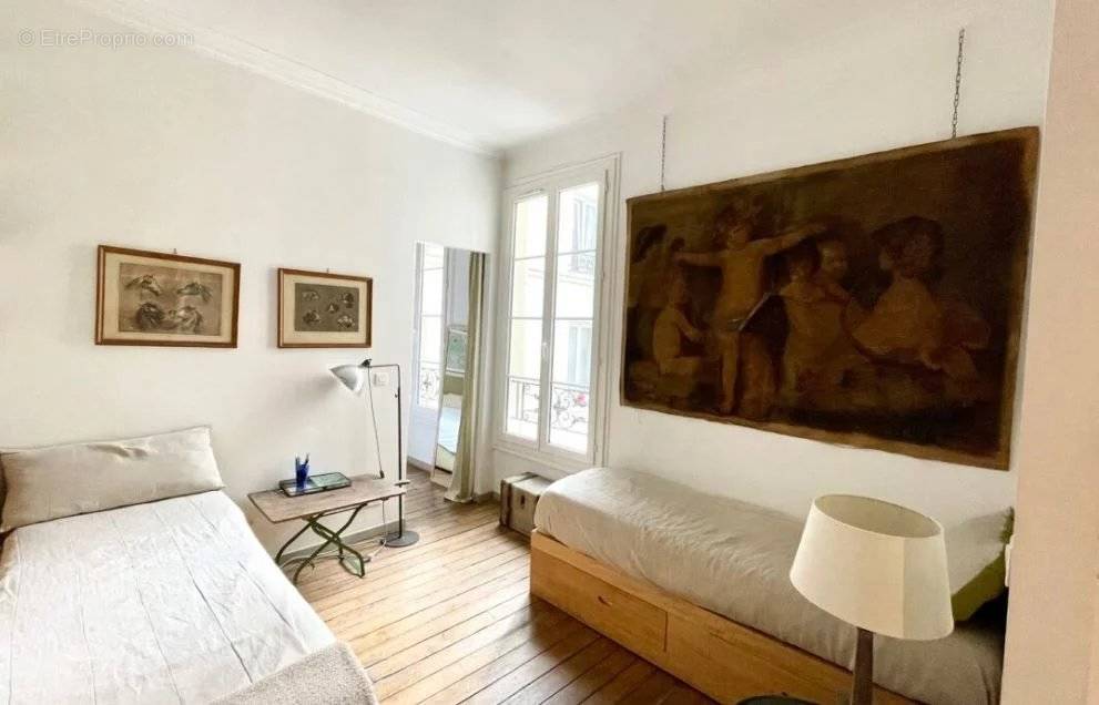 Appartement à PARIS-3E