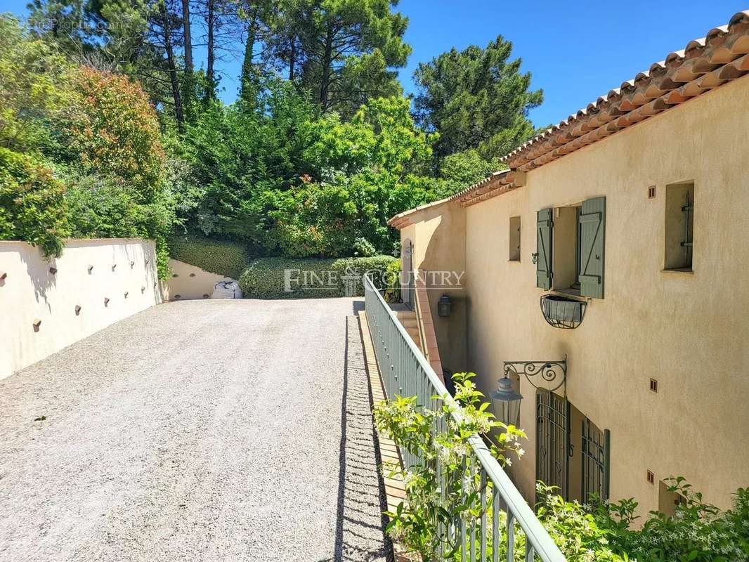 Maison à LA GARDE-FREINET