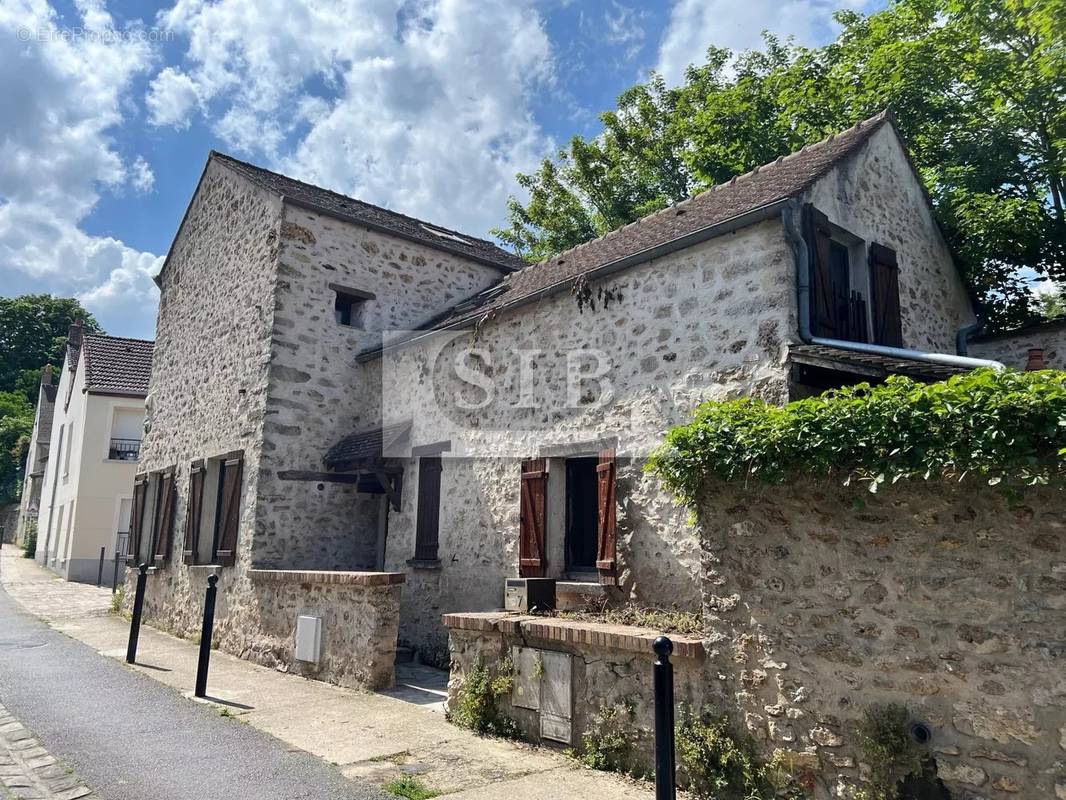 Maison à LONGPONT-SUR-ORGE