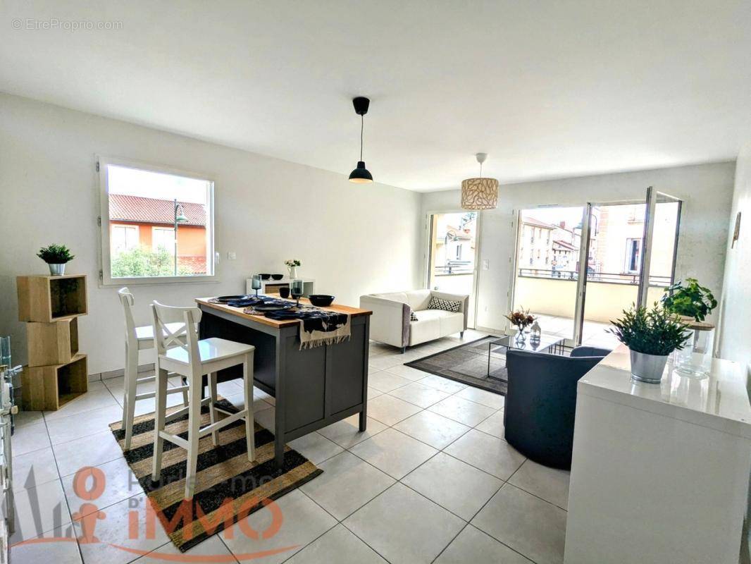 Appartement à MONTROND-LES-BAINS