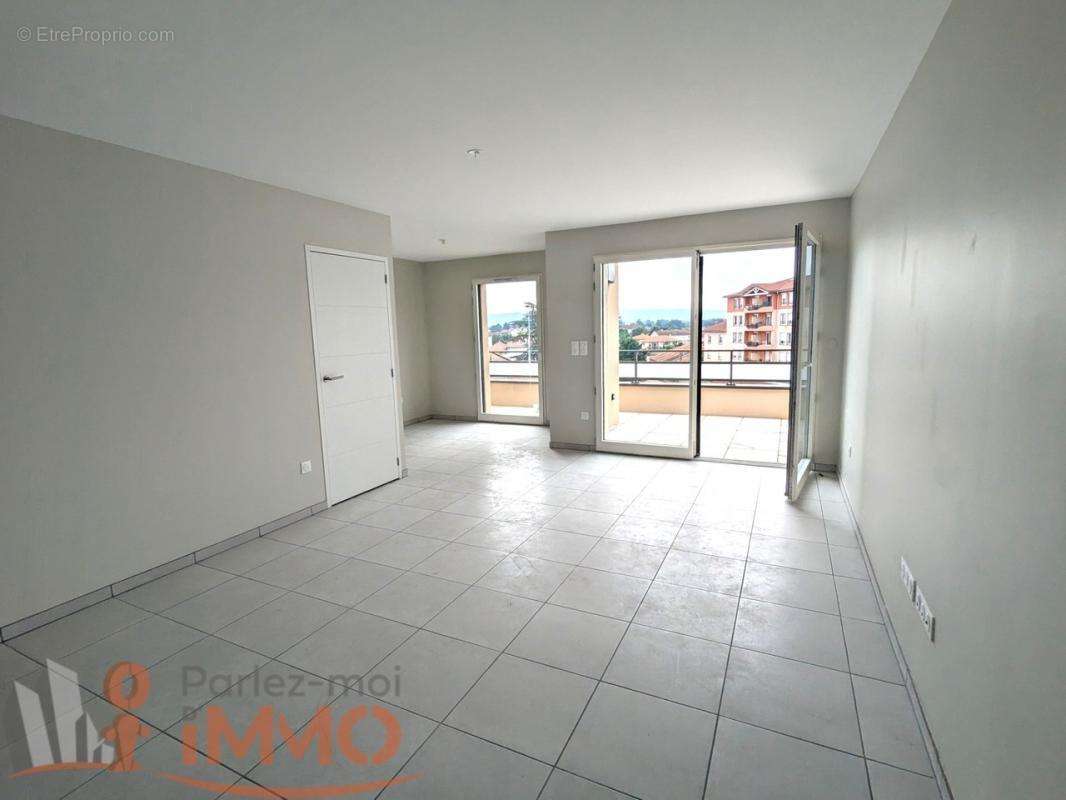 Appartement à MONTROND-LES-BAINS