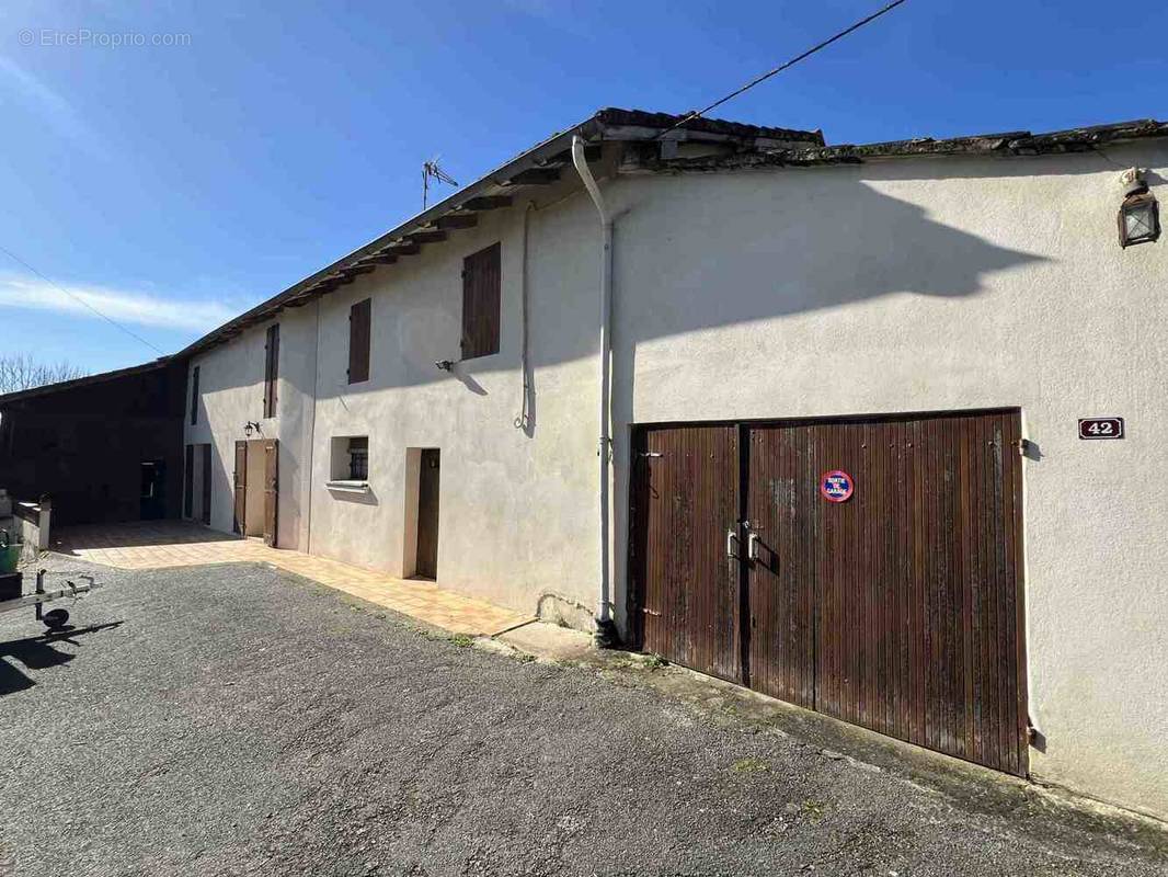 Maison à LAMOTHE-LANDERRON