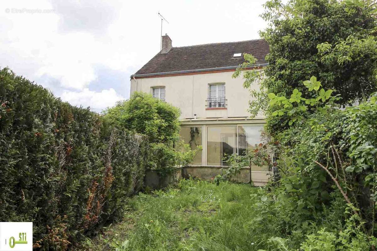 Maison à CHAMPIGNELLES