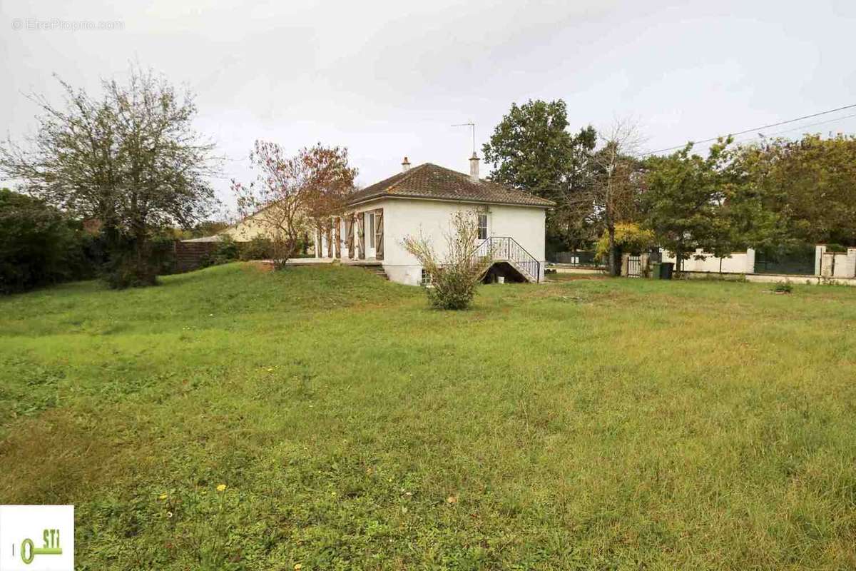 Maison à AMILLY