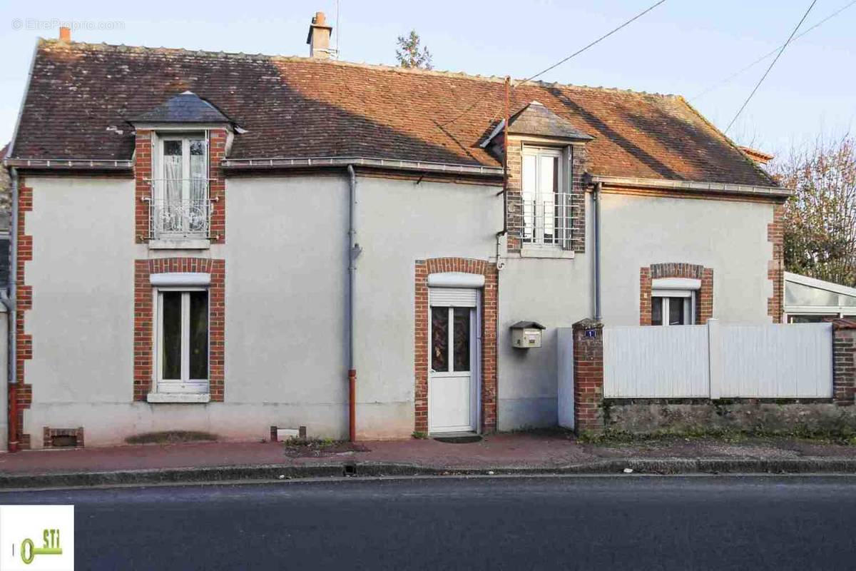 Maison à SAINTE-GENEVIEVE-DES-BOIS