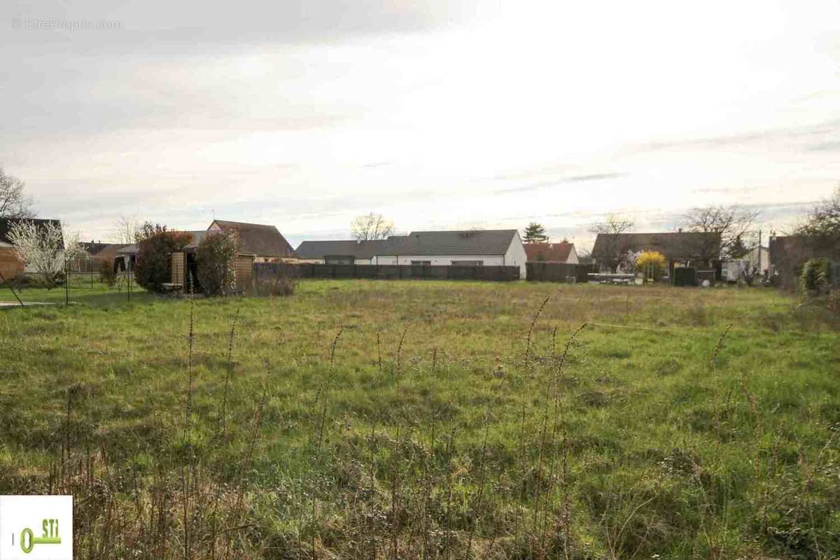 Terrain à CHATILLON-COLIGNY