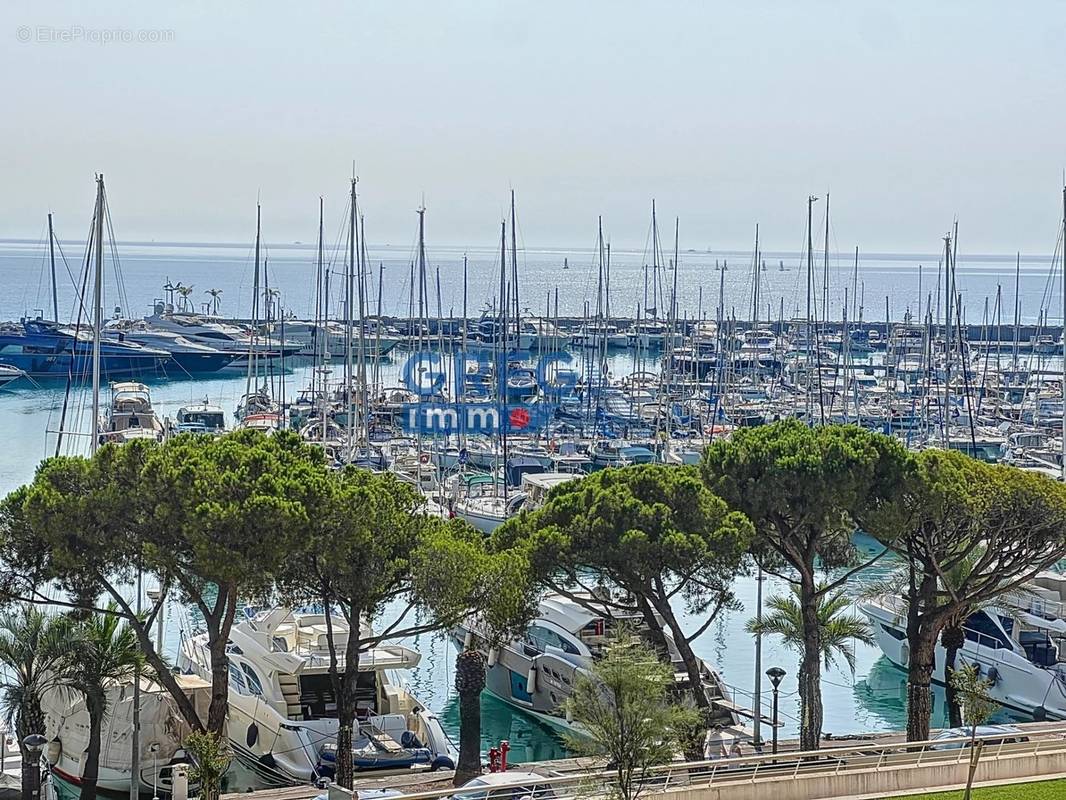 Appartement à VILLENEUVE-LOUBET