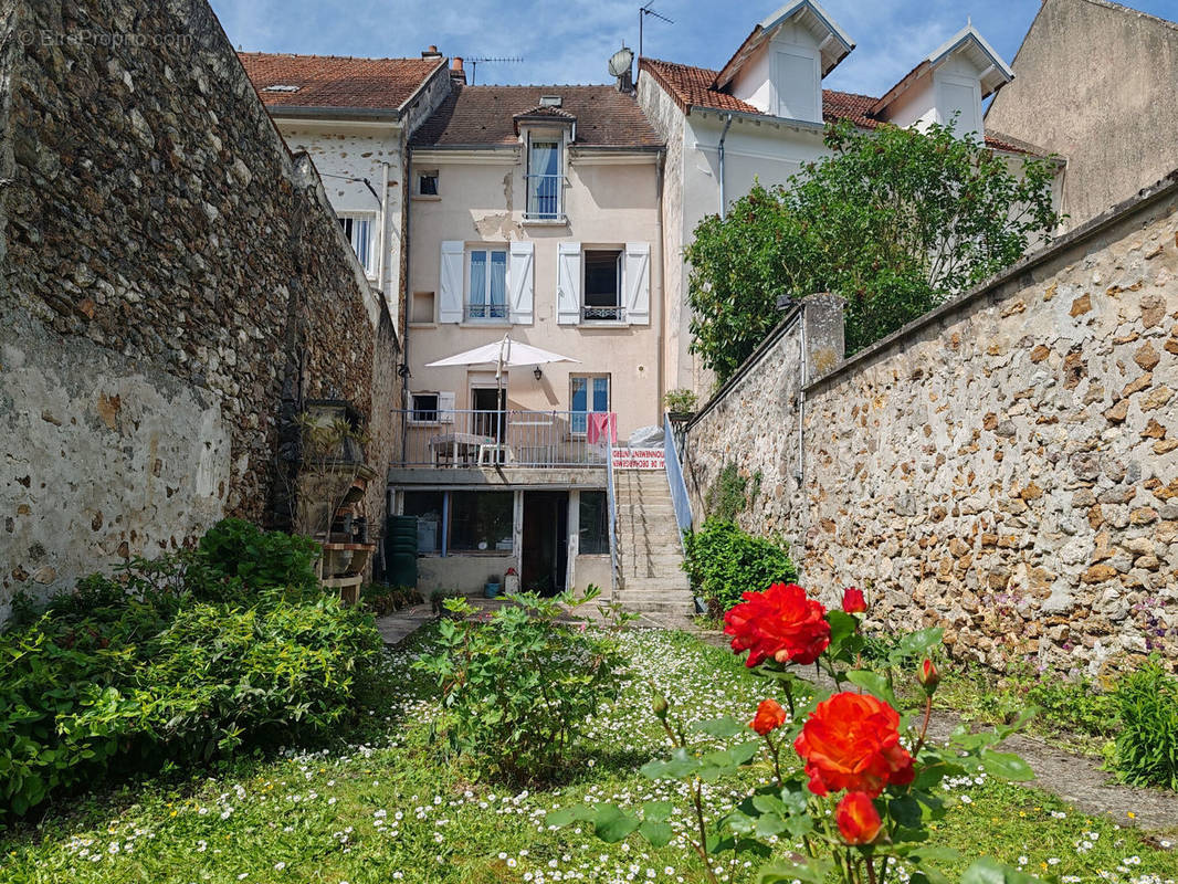 Maison à REBAIS