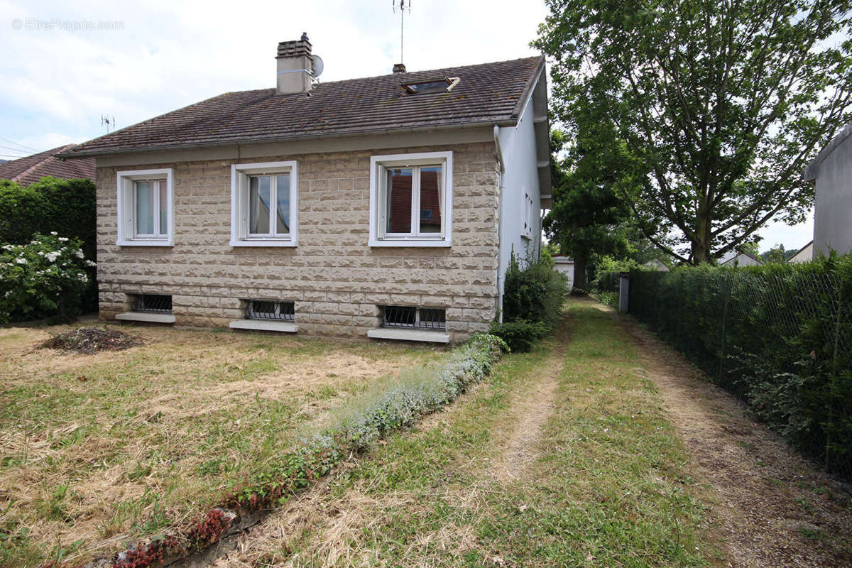 Maison à SAINT-MARTIN-LONGUEAU