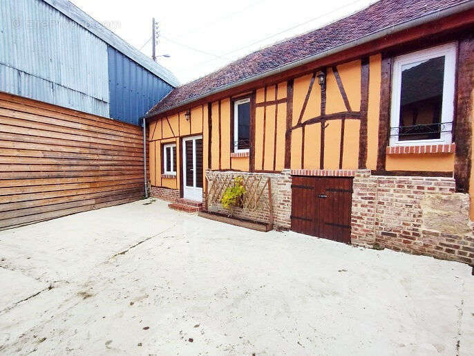 Maison à MILLY-SUR-THERAIN