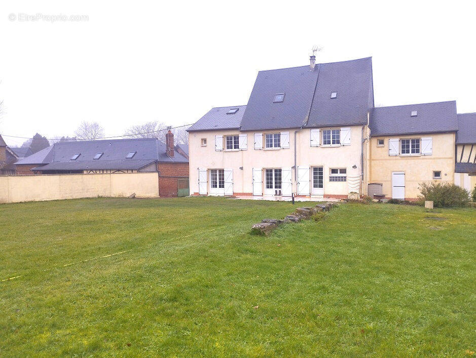 Maison à CREVECOEUR-LE-GRAND