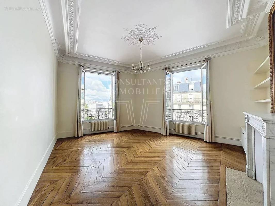 Appartement à LEVALLOIS-PERRET