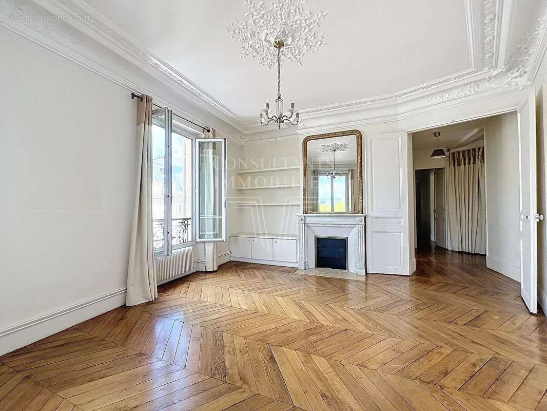 Appartement à LEVALLOIS-PERRET