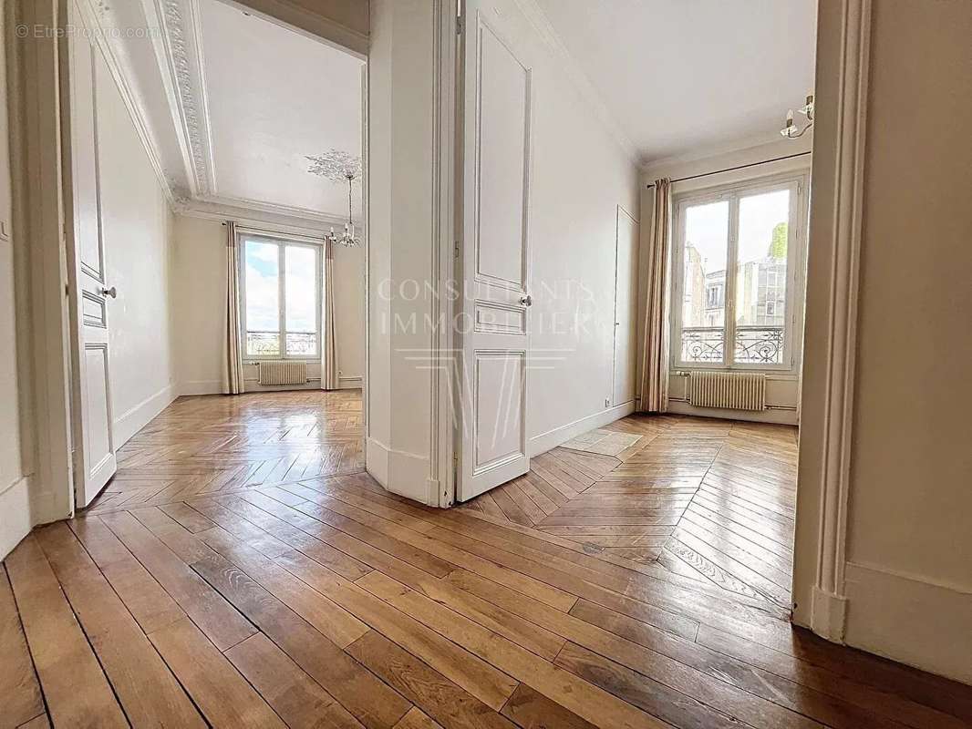 Appartement à LEVALLOIS-PERRET