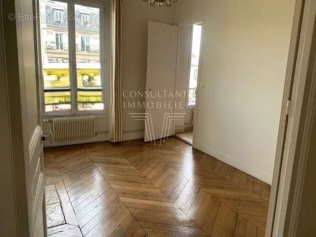 Appartement à LEVALLOIS-PERRET