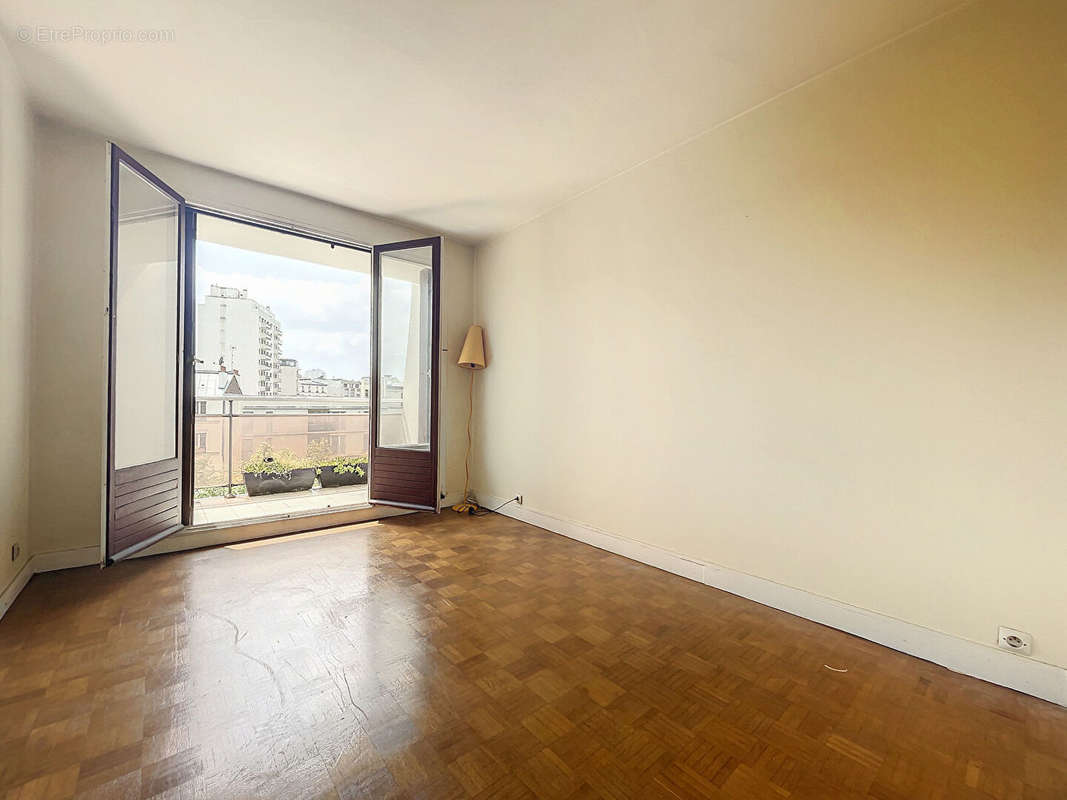 Appartement à PARIS-19E