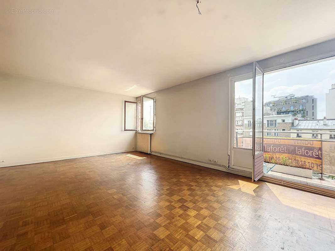 Appartement à PARIS-19E