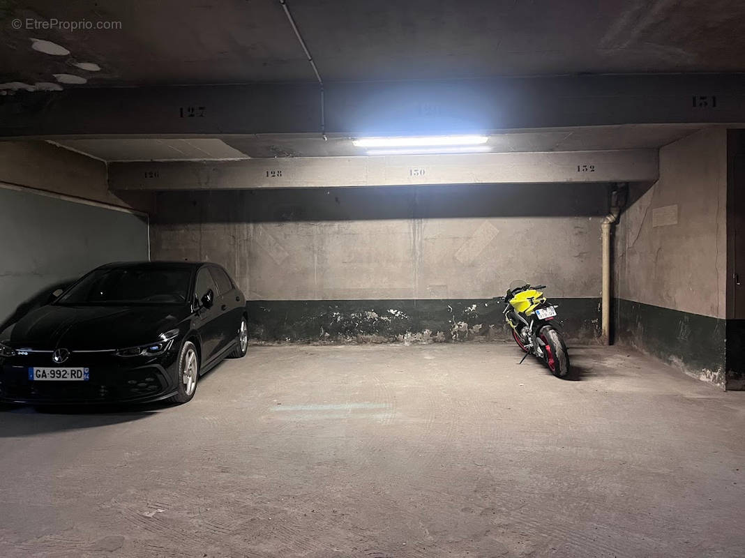 Parking à BAGNOLET