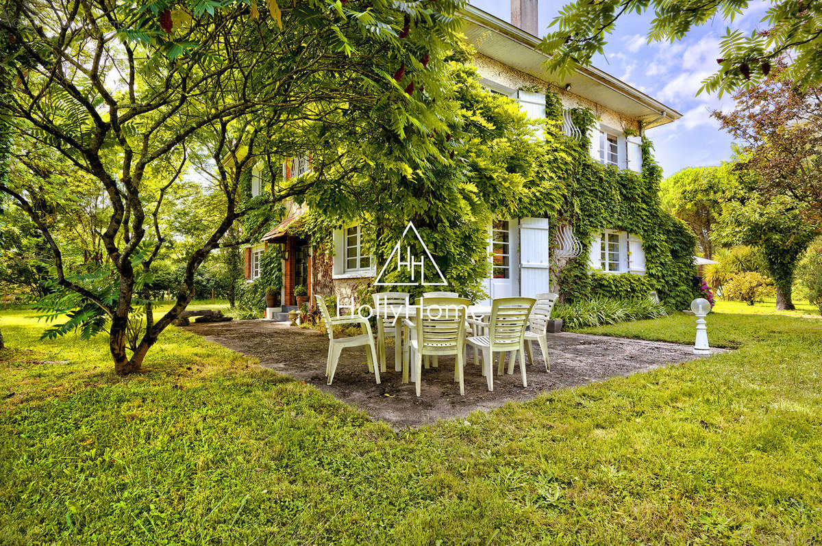 Maison à LATRESNE