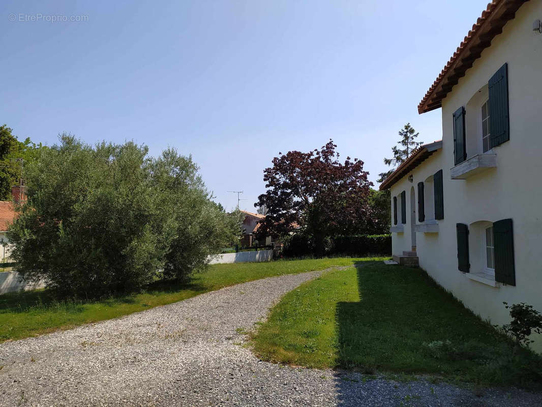 Maison à COMMEQUIERS