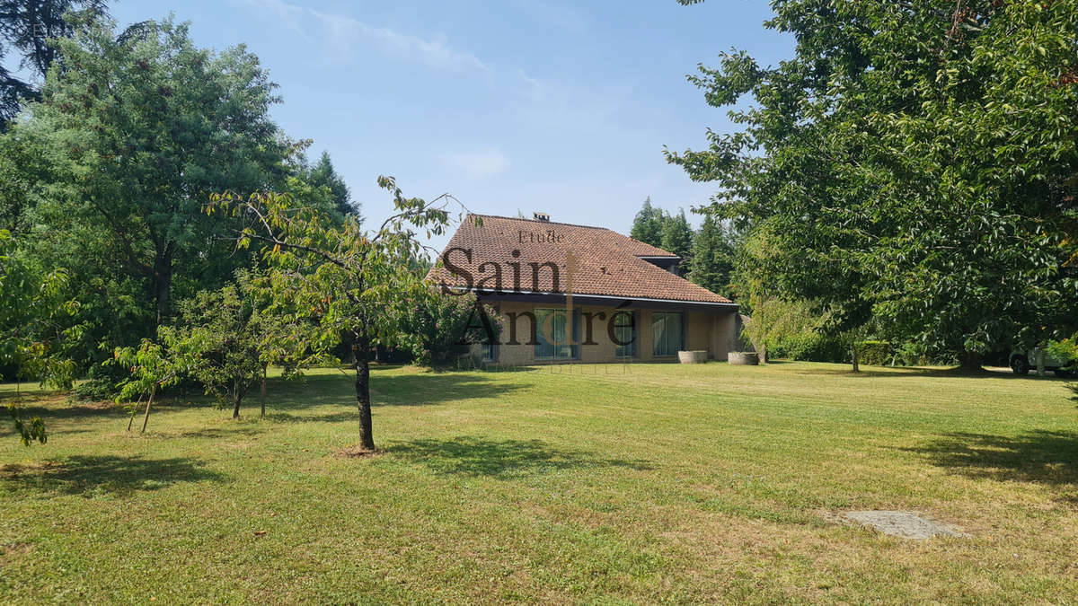 Maison à FLEAC