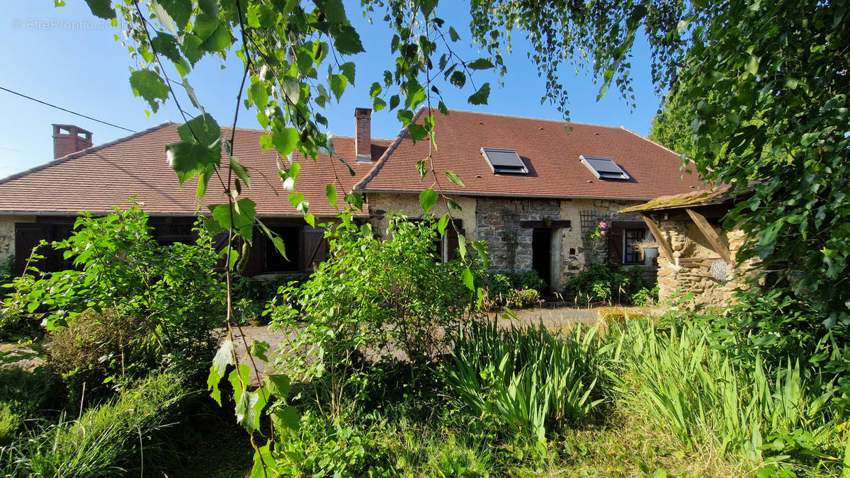 Maison à ARNAC-POMPADOUR