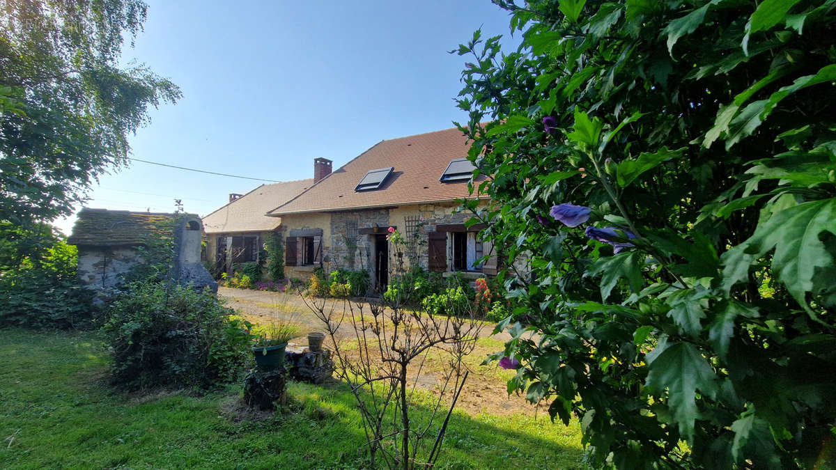 Maison à ARNAC-POMPADOUR