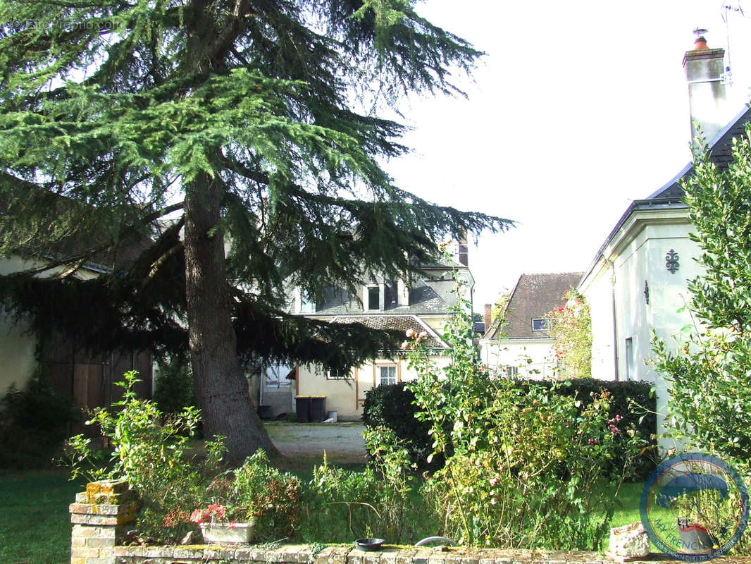 Maison à SAINT-LAURENT-EN-GATINES