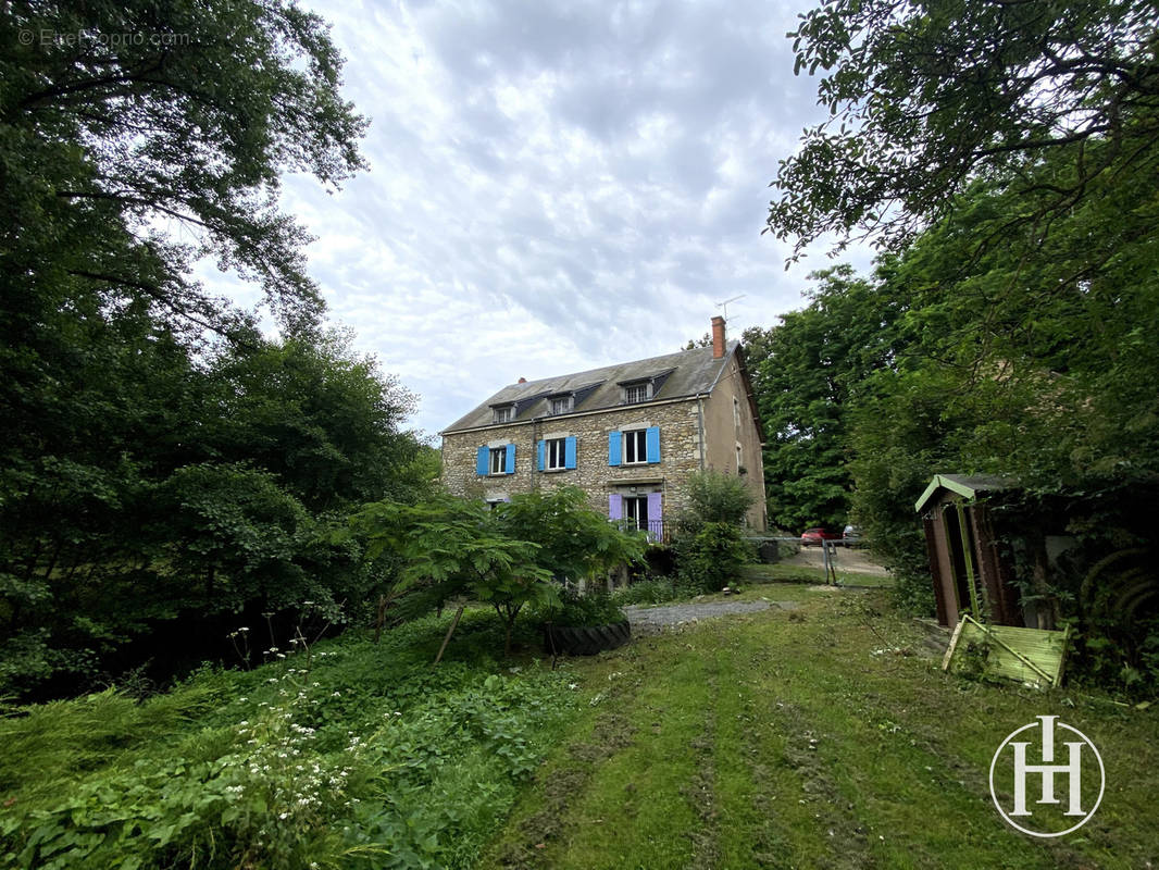 Maison à SAINT-JEANVRIN