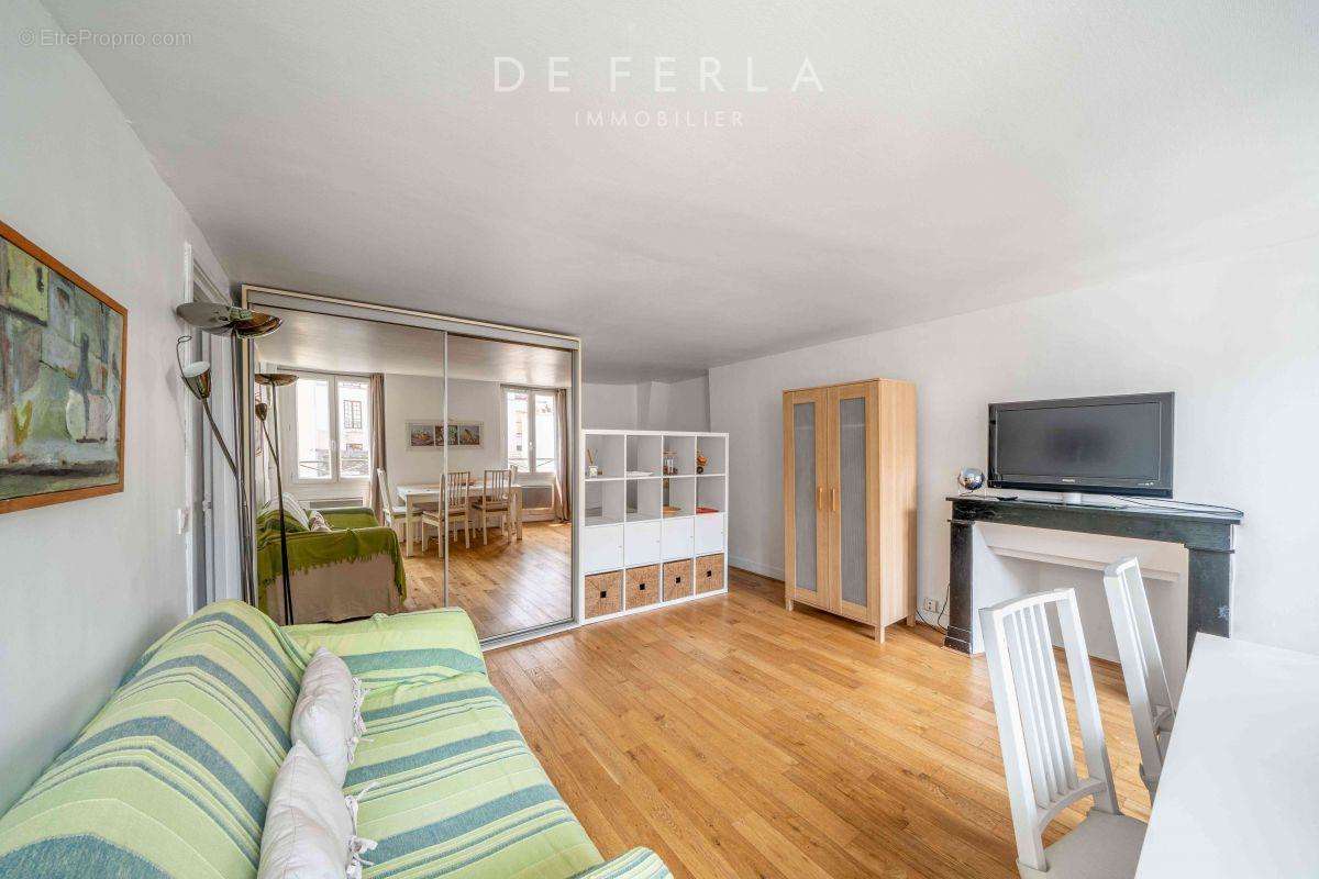 Appartement à PARIS-7E