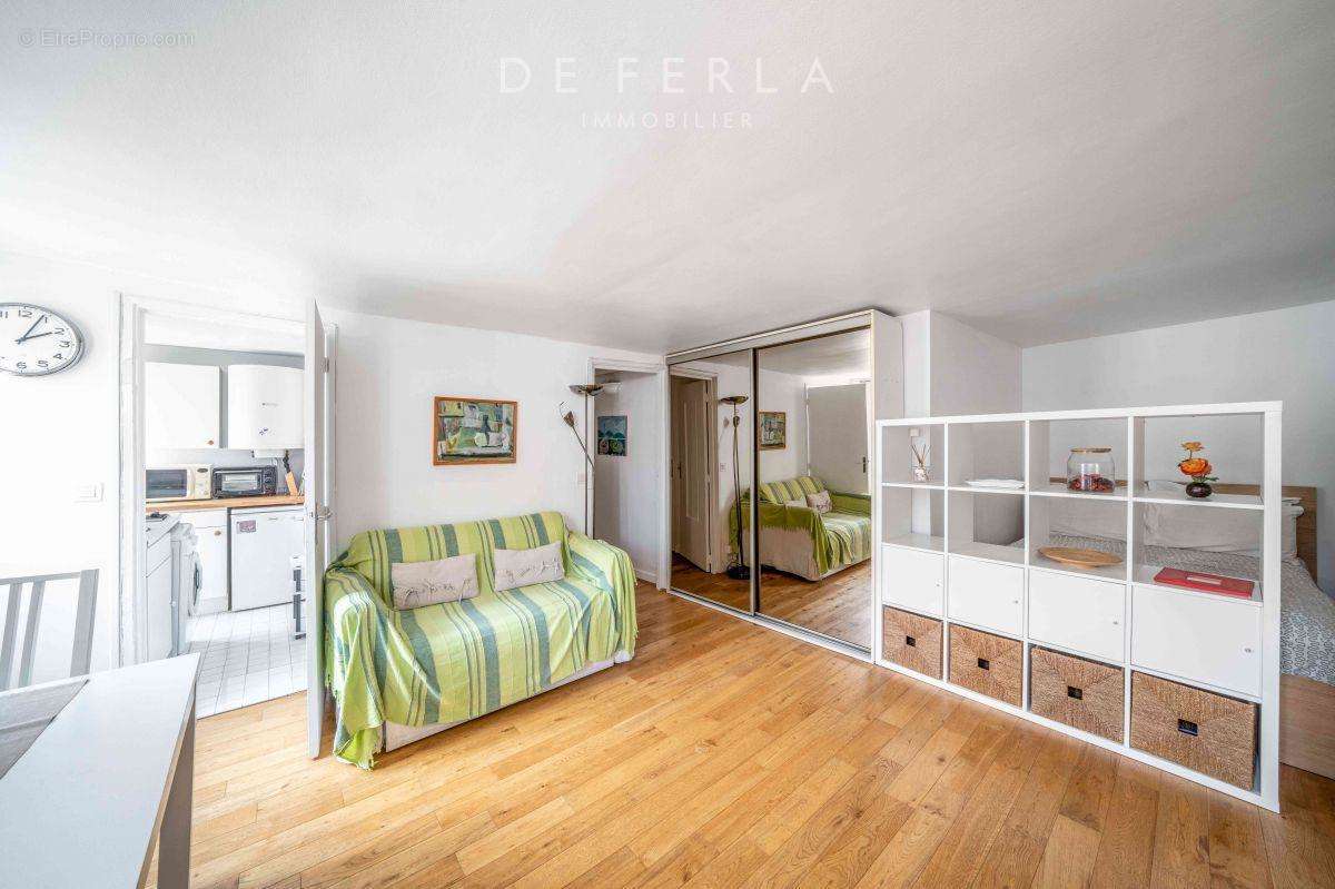 Appartement à PARIS-7E