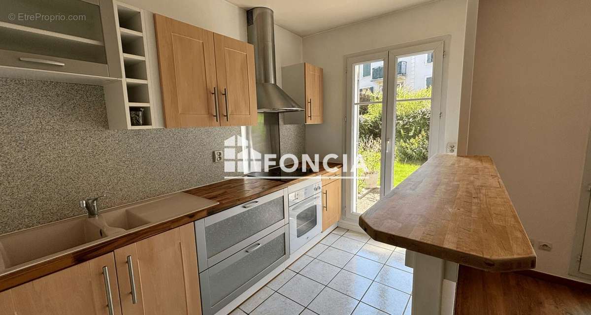 Appartement à BAILLY-ROMAINVILLIERS