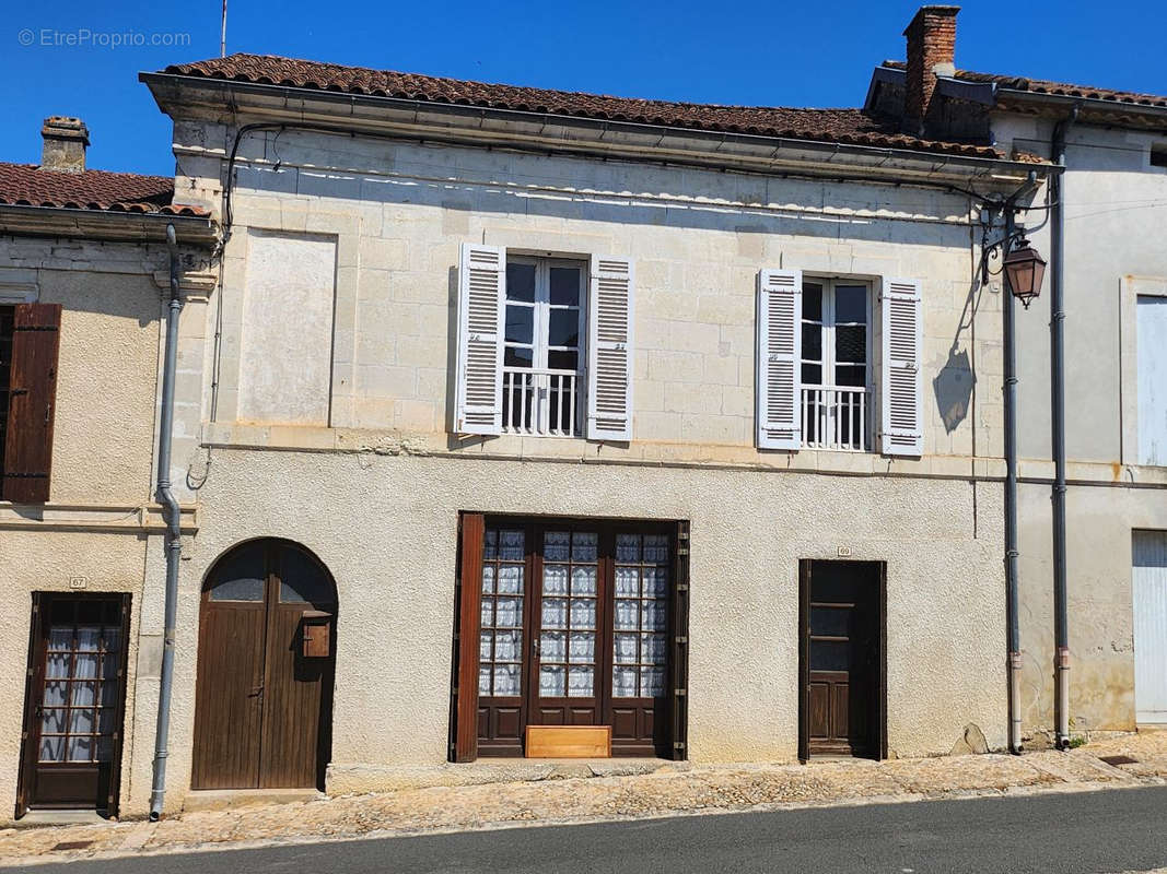 Maison à VILLAMBLARD