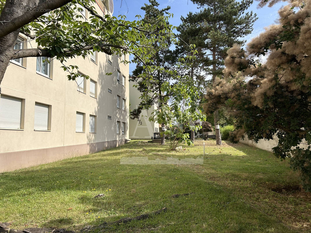 Appartement à NANTERRE