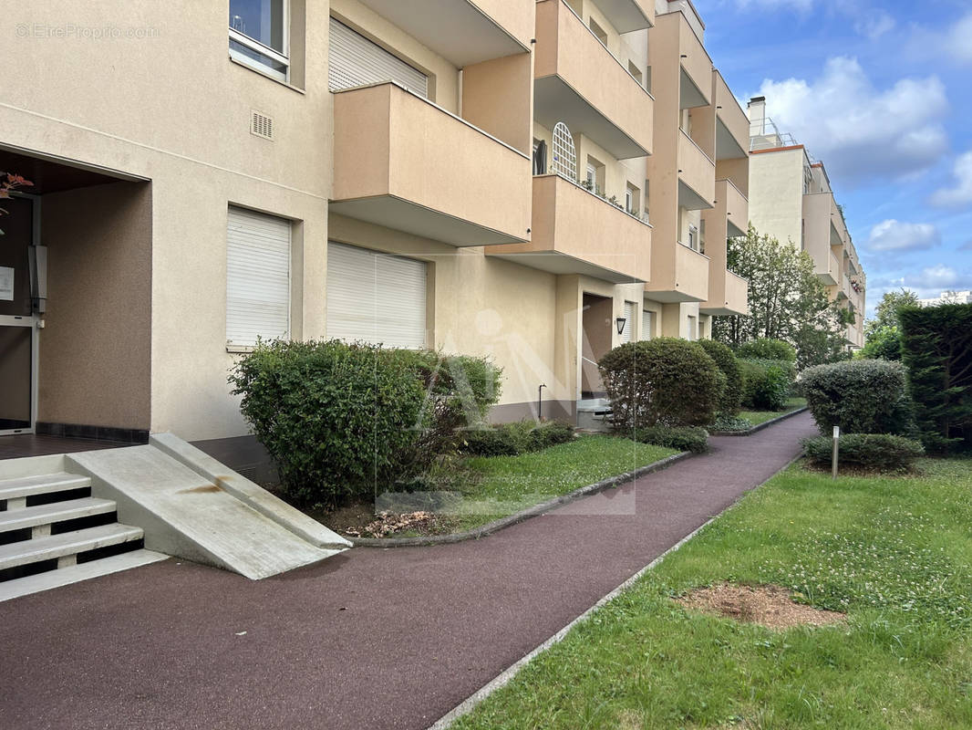 Appartement à NANTERRE