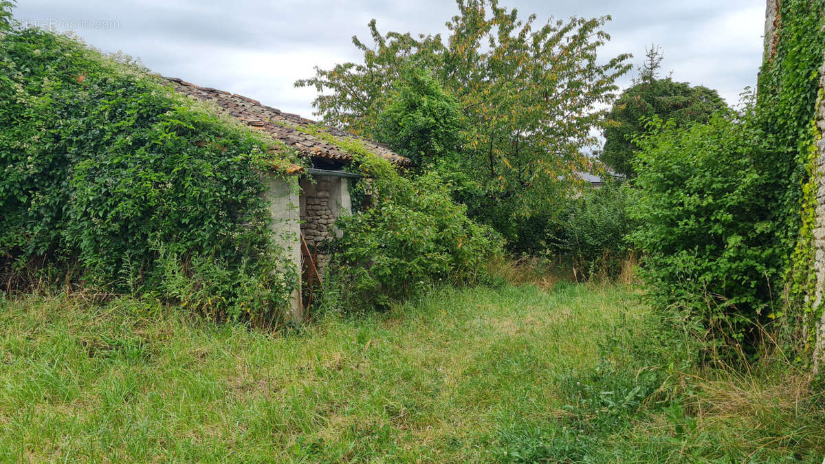 Maison à GENAC