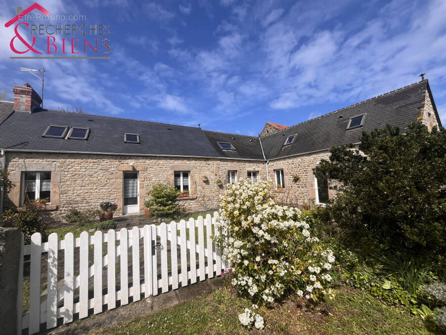 Maison à SAINT-PIERRE-EGLISE