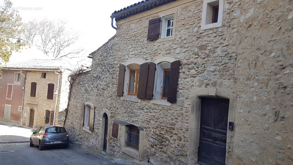 Maison à MIRABEL-AUX-BARONNIES