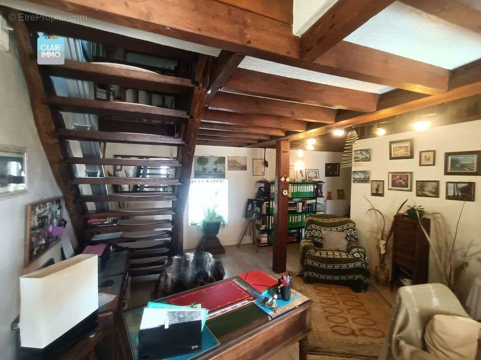 A PÉRONNE EN BOURGOGNE MAISON EN PIERRES 9 PIÉCES DE 338 M² - Maison à PERONNE