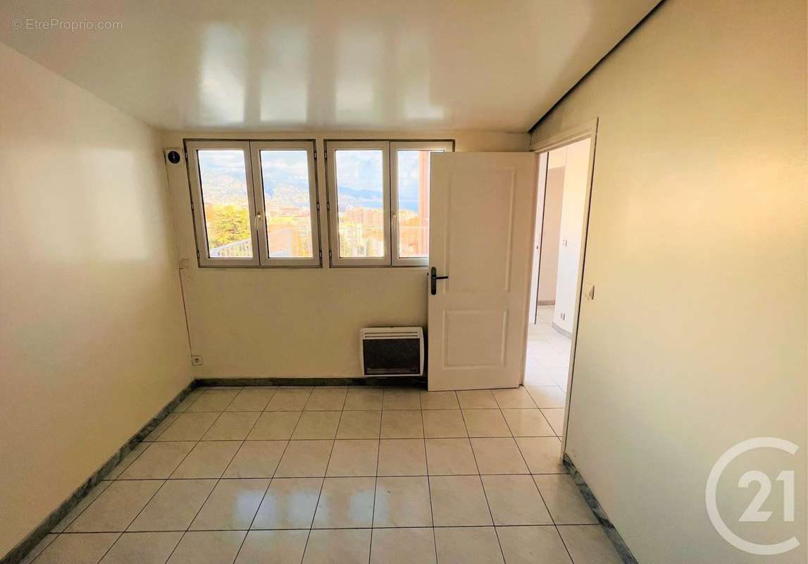 Appartement à ROQUEBRUNE-CAP-MARTIN