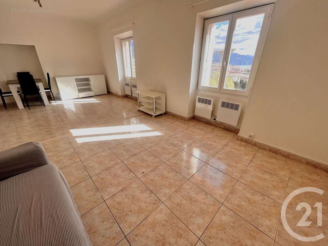 Appartement à ROQUEBRUNE-CAP-MARTIN