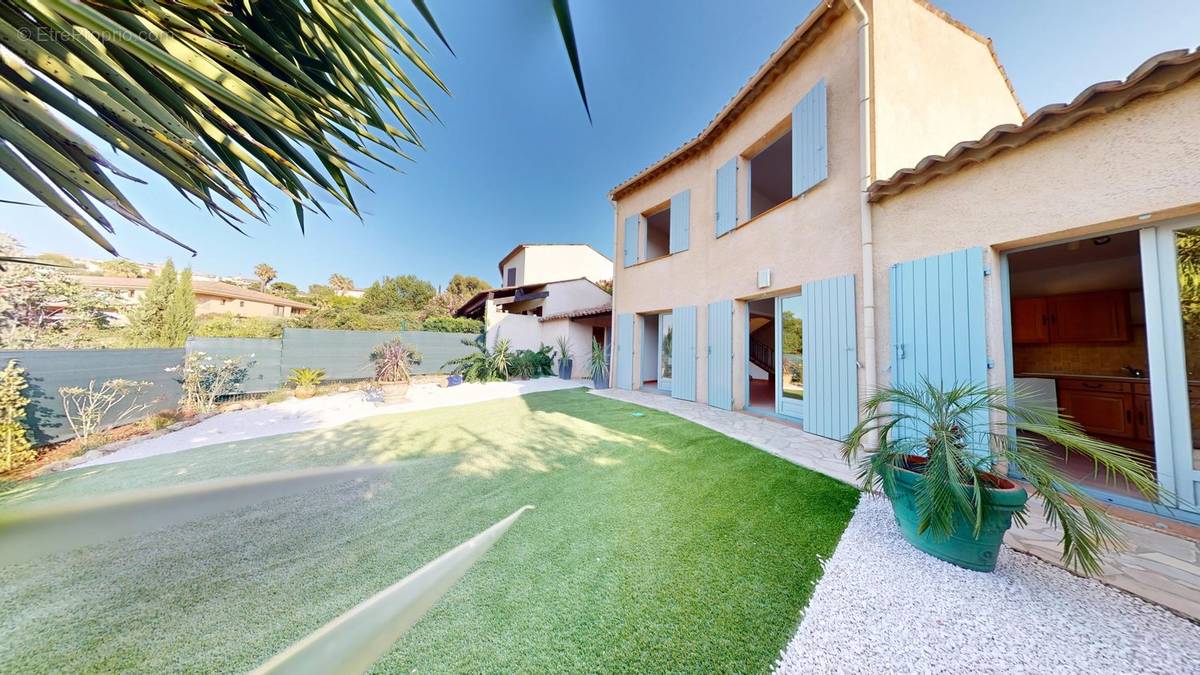 Maison à MOUGINS