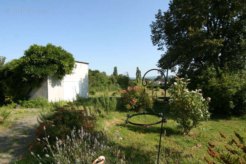 Maison à LUZY