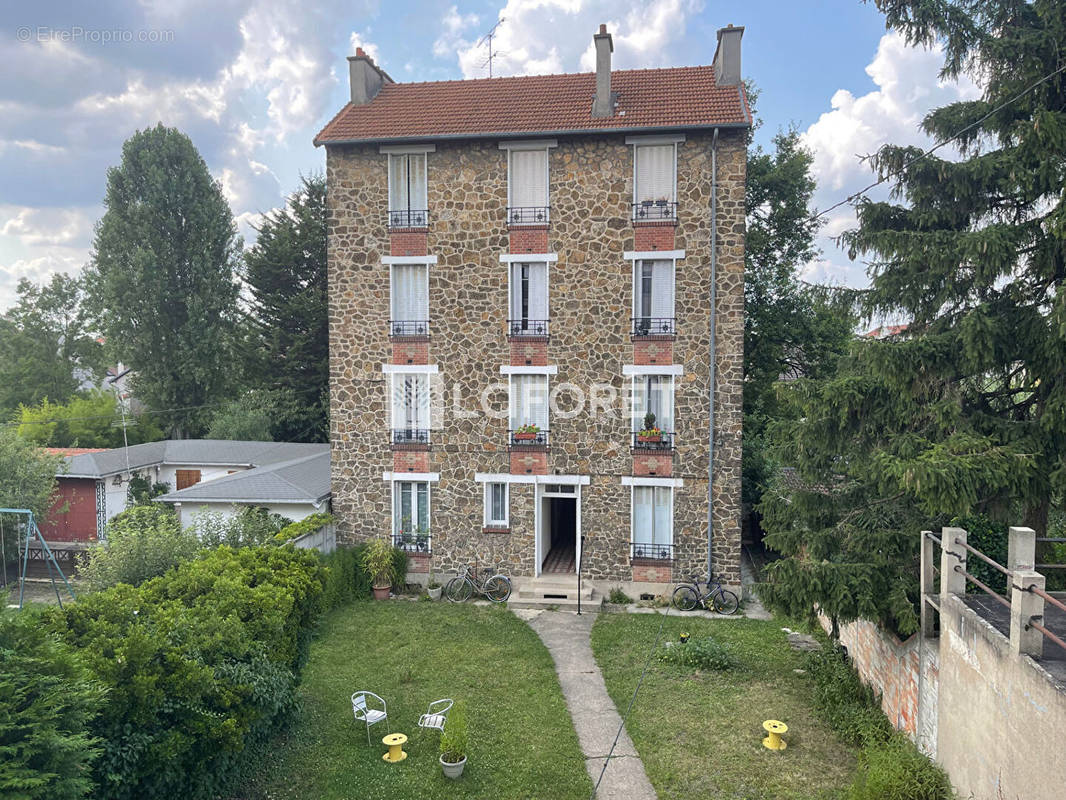 Appartement à LES PAVILLONS-SOUS-BOIS