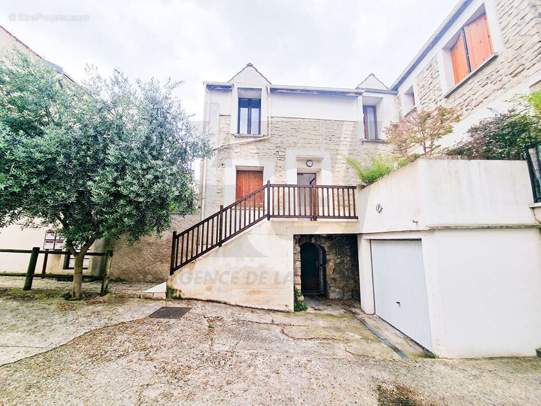 Appartement à CARRIERES-SUR-SEINE