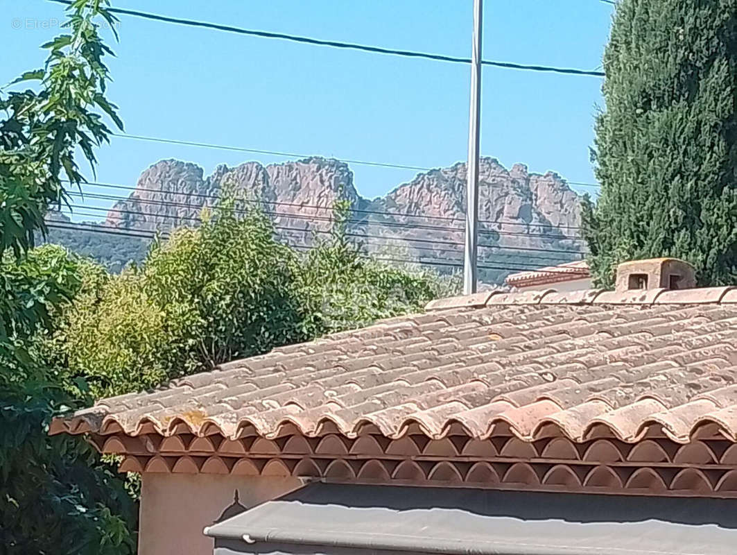 Maison à ROQUEBRUNE-SUR-ARGENS