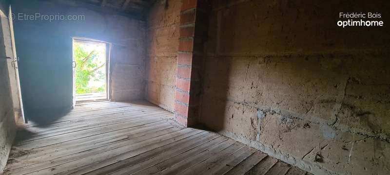 Maison à GARNERANS